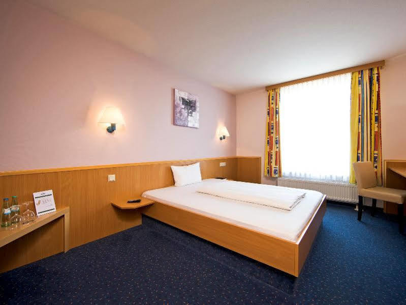 DORMERO Hotel Bretten Buitenkant foto