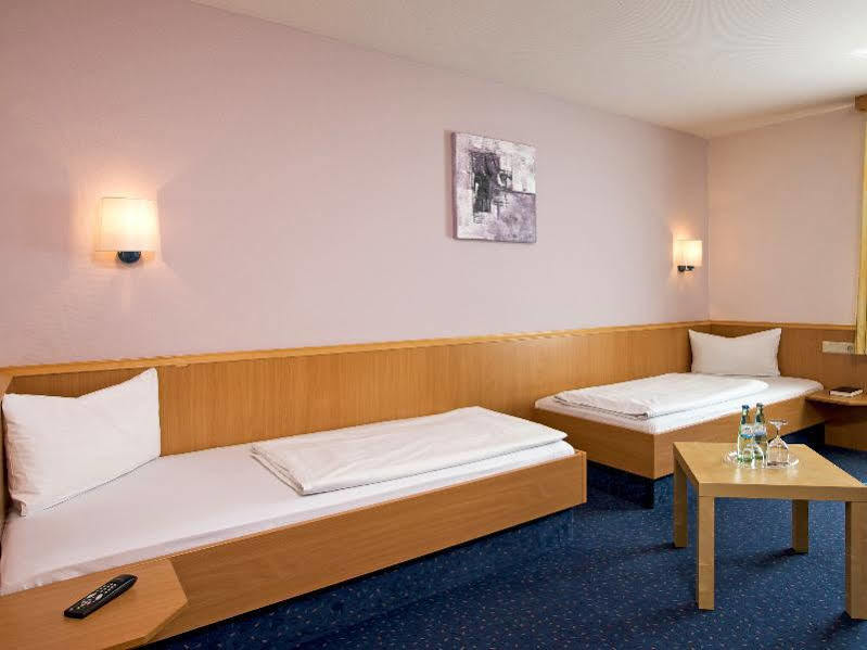 DORMERO Hotel Bretten Buitenkant foto